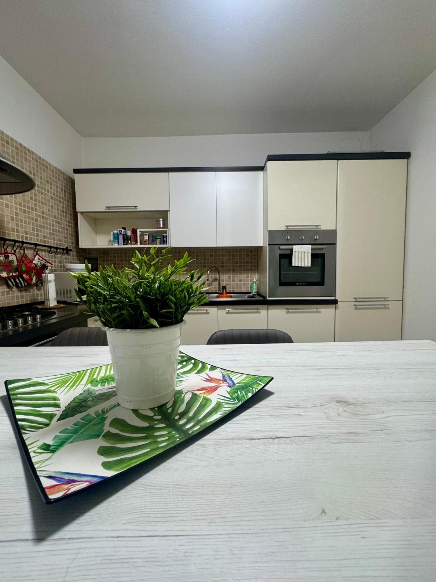 Casa Alessio - Elegante Appartamento Nel Cuore Di Cesano Maderno Exteriör bild