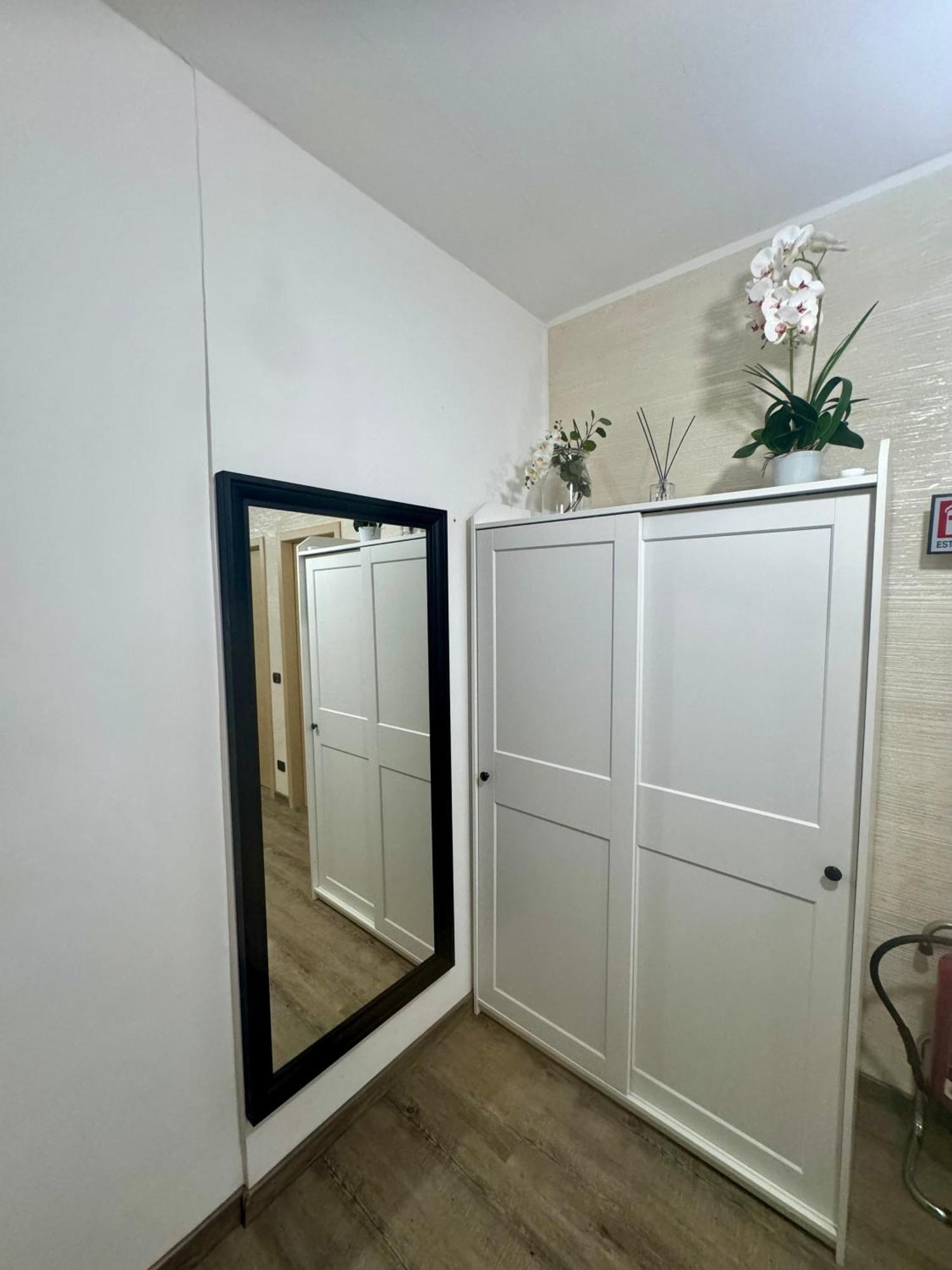 Casa Alessio - Elegante Appartamento Nel Cuore Di Cesano Maderno Exteriör bild